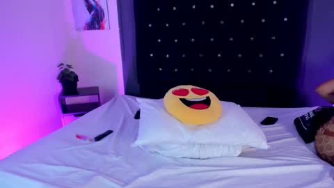 chloe_sterling online show from 28, 4, 2026