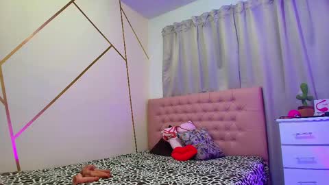 Snapshot of chloe_swarts chatting on 8, 6, 2026 Lulu online show from 8, 6, 2026