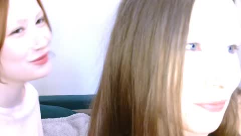 Snapshot of chloe_wifeys chatting on 19, 4, 2026 Chloe online show from 19, 4, 2026