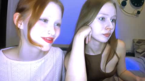 Snapshot of chloe_wifeys chatting on 28, 4, 2026 Chloe online show from 28, 4, 2026