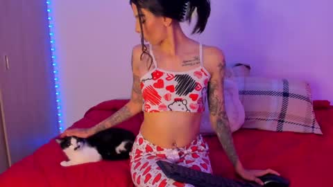 Snapshot of chloeaddamss chatting on 26, 5, 2026 3 online show from 26, 5, 2026