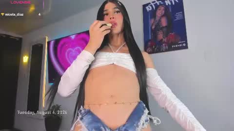 Im Chloe    independent account      online show from 4, 8, 2026