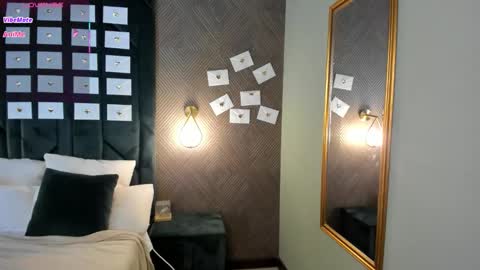 chloee white online show from 1, 3, 2026