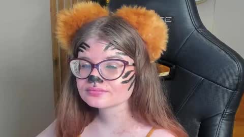 ChloeHalses online show from 10, 2, 2026