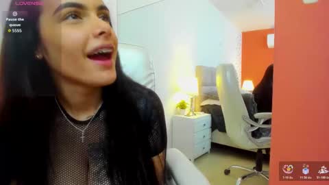  Chloe Harper  online show from 25, 11, 2025