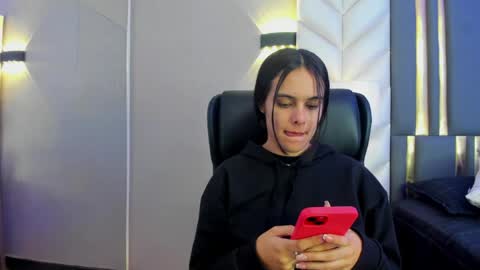  Chloe Harper  online show from 14, 5, 2026