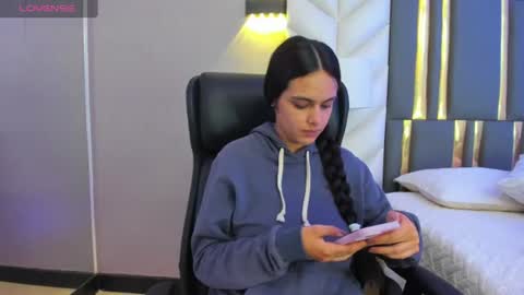  Chloe Harper  online show from 9, 7, 2026