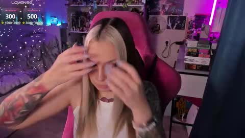 ChloeKohaku online show from 10, 11, 2025