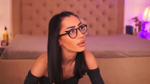 Chlo online show from 21, 3, 2026