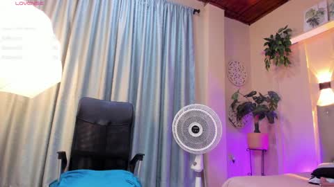 Chloe rosse online show from 8, 4, 2026