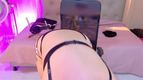 Snapshot of chloerossee chatting on 21, 4, 2026 Chloe rosse online show from 21, 4, 2026