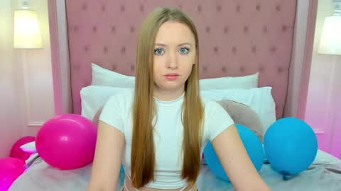 Snapshot of chloesug chatting on 18, 10, 2025 Chloe online show from 18, 10, 2025
