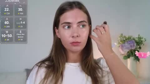 chloi_hes online show from 9, 10, 2025