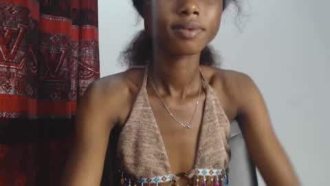 Snapshot of choco_petitqueen chatting on 31, 12, 2024 choco_petitqueen online show from 31, 12, 2024