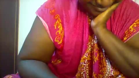 Snapshot of chocobabe002 chatting on 19, 5, 2026 chocobabe002 online show from 19, 5, 2026