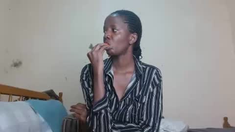 Snapshot of chocolatebony_ chatting on 7, 6, 2026 chocolatebony_ online show from 7, 6, 2026