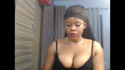 Snapshot of chocox_petitqueen chatting on 7, 7, 2026 ethereal online show from 7, 7, 2026