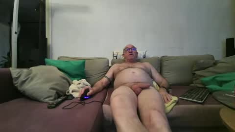 chrichrix38 online show from 22, 3, 2026