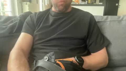 Snapshot of chris13abcd chatting on 11, 3, 2025 chris13abcd online show from 11, 3, 2025