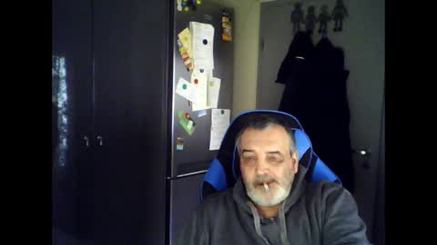 Snapshot of chris250268 chatting on 4, 4, 2026 Chris online show from 4, 4, 2026