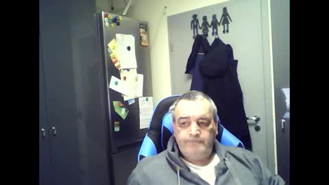 Snapshot of chris250268 chatting on 5, 4, 2026 Chris online show from 5, 4, 2026