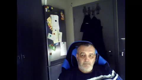Snapshot of chris250268 chatting on 25, 4, 2026 Chris online show from 25, 4, 2026