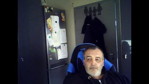 Snapshot of chris250268 chatting on 15, 5, 2026 Chris online show from 15, 5, 2026