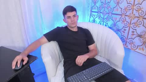 Snapshot of chris_diamond23 chatting on 24, 3, 2026 Chris Diamond23 online show from 24, 3, 2026