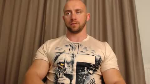 Snapshot of chrisbigbiceps chatting on 9, 5, 2026 chrisbigbiceps online show from 9, 5, 2026