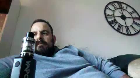 Snapshot of chrisole chatting on 30, 11, 2025 chris ole online show from 30, 11, 2025