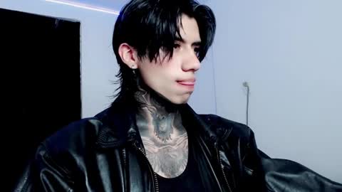 Snapshot of chriss_opp chatting on 13, 2, 2025 CHRIS  INDEPENT MODEL online show from 13, 2, 2025