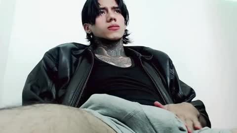 Snapshot of chriss_opp chatting on 3, 3, 2025 CHRIS  INDEPENT MODEL online show from 3, 3, 2025