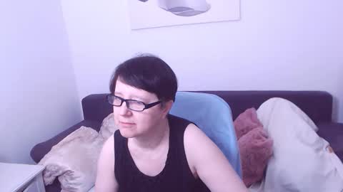 Snapshot of christarose chatting on 19, 4, 2026 Christa online show from 19, 4, 2026