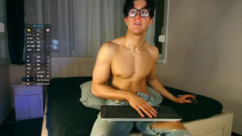 Snapshot of christianlevine_ chatting on 16, 4, 2026 UPVOTE ME ------ ILL DO SOMETHING FOR FREE online show from 16, 4, 2026