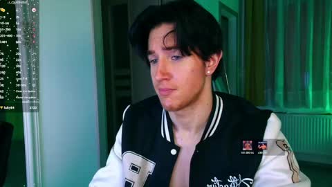 Snapshot of christianlevine_ chatting on 21, 5, 2026 UPVOTE ME ------ ILL DO SOMETHING FOR FREE online show from 21, 5, 2026