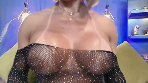 Snapshot of christiekroes chatting on 3, 5, 2026 Christiekroes online show from 3, 5, 2026