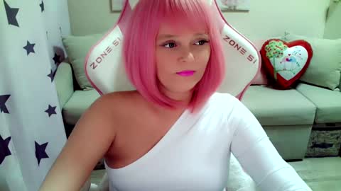 Snapshot of christirose chatting on 14, 2, 2025 Christi online show from 14, 2, 2025