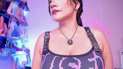 Snapshot of christymilk1 chatting on 22, 9, 2025 christy online show from 22, 9, 2025