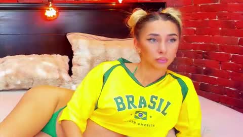 Snapshot of christyna_ross chatting on 25, 2, 2026 christyna_ross online show from 25, 2, 2026