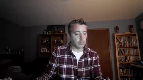 Snapshot of chrisw8121 chatting on 17, 12, 2025 chrisw8121 online show from 17, 12, 2025