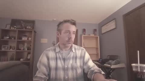 chrisw8121 online show from 20, 3, 2026