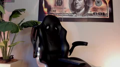 Snapshot of chrizmacgregor chatting on 24, 4, 2026 chrizmacgregor online show from 24, 4, 2026