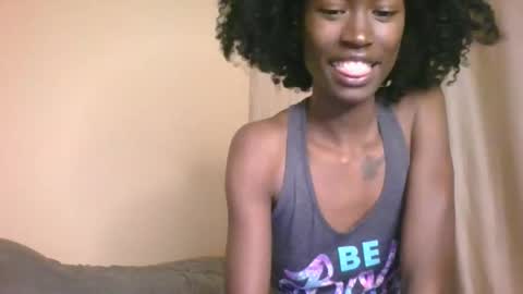 Snapshot of chroe22 chatting on 28, 4, 2026 chroe22 online show from 28, 4, 2026
