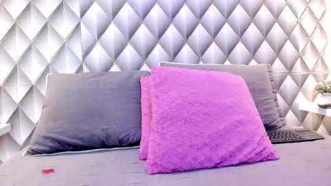 Snapshot of chrystal_golden chatting on 27, 2, 2025 Christal Golden online show from 27, 2, 2025