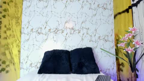 Snapshot of chrystal_golden chatting on 4, 10, 2025 Christal Golden online show from 4, 10, 2025