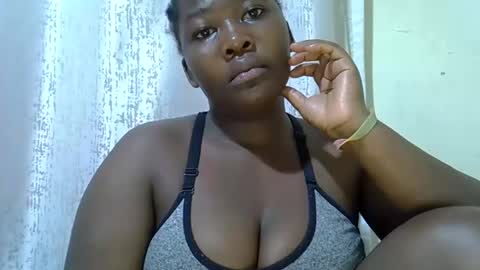 Snapshot of chubby_queenie07 chatting on 19, 4, 2026 DivaDee online show from 19, 4, 2026