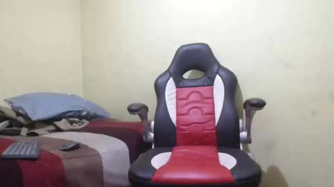 Snapshot of chupameloxxx3 chatting on 5, 2, 2025 el papi online show from 5, 2, 2025