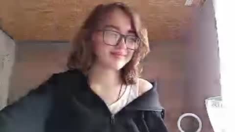 Snapshot of cicelyphaup chatting on 18, 6, 2026 Olivia online show from 18, 6, 2026
