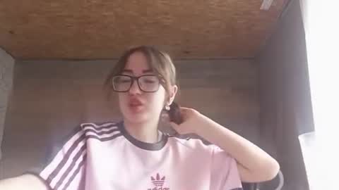 Snapshot of cicelyphaup chatting on 19, 6, 2026 Olivia online show from 19, 6, 2026