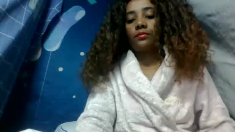 Snapshot of ciciazzhh chatting on 26, 5, 2026 ciciazzhh online show from 26, 5, 2026